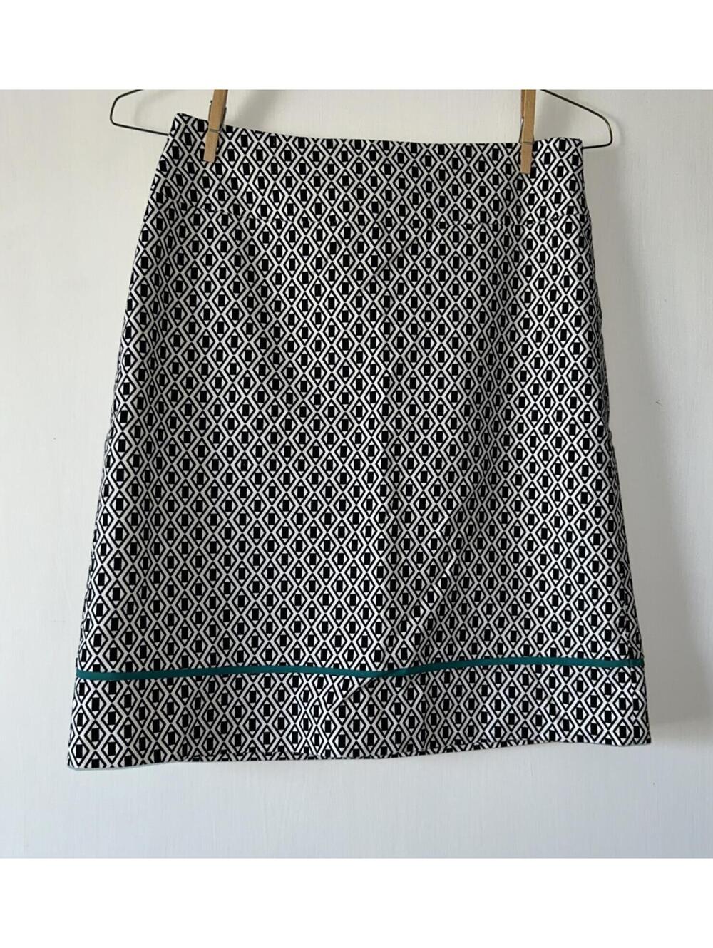 Ann Taylor Geometric Print Women's skirt size 6 lined black white W/ teal accent